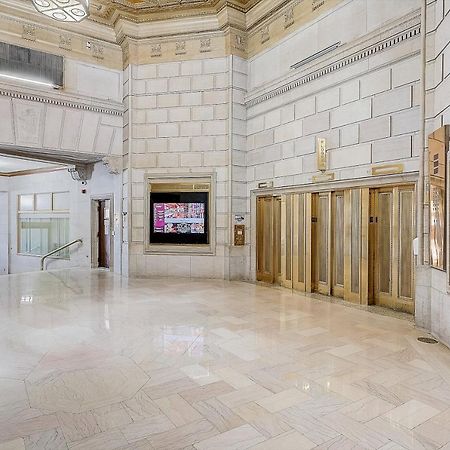 Frontdesk Lofts At 629 Euclid Downtown Cleveland Apartment Exterior photo